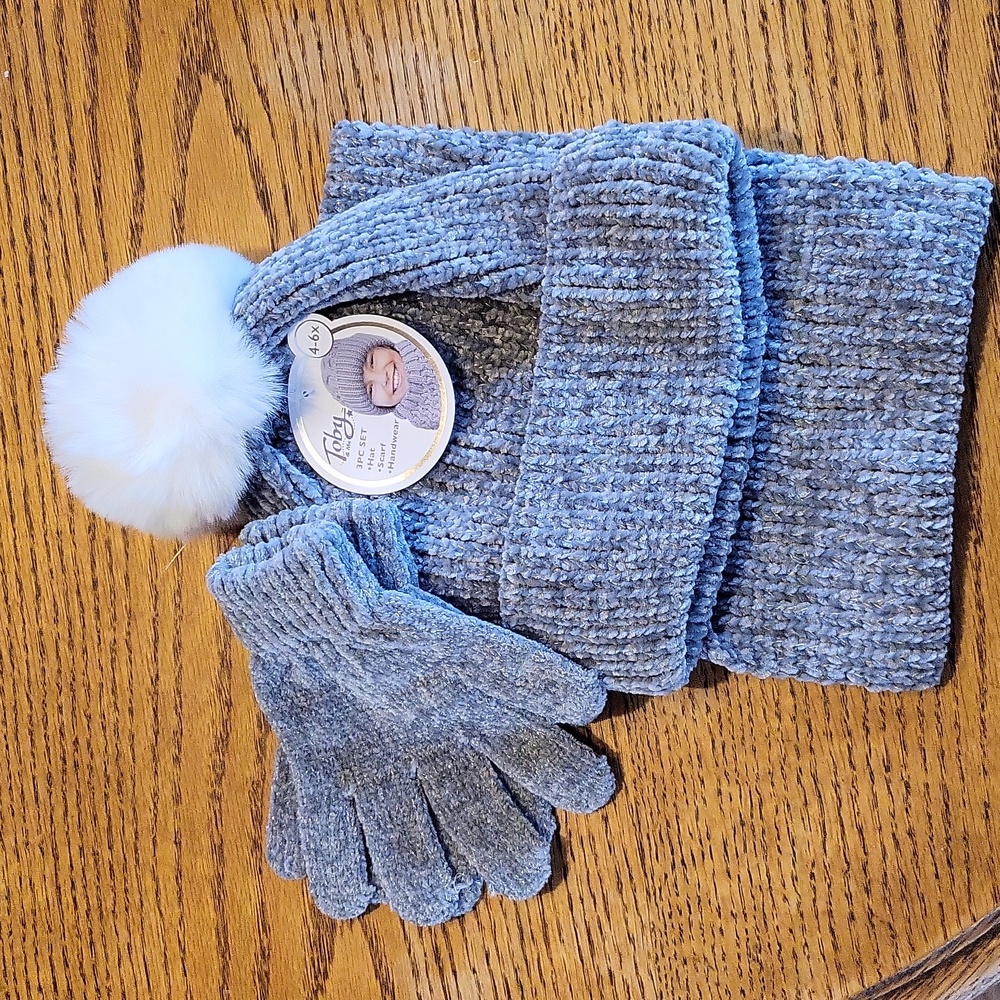Toby and me 3 pc set, scarf, hat and gloves